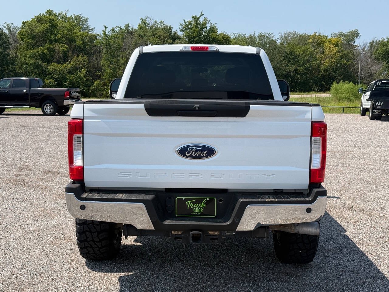 Used 2017 Ford F250 XLT w/ XLT Value Package AWD/4WD image 4
