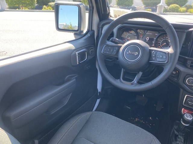 New 2025 Jeep Gladiator Willys image 32