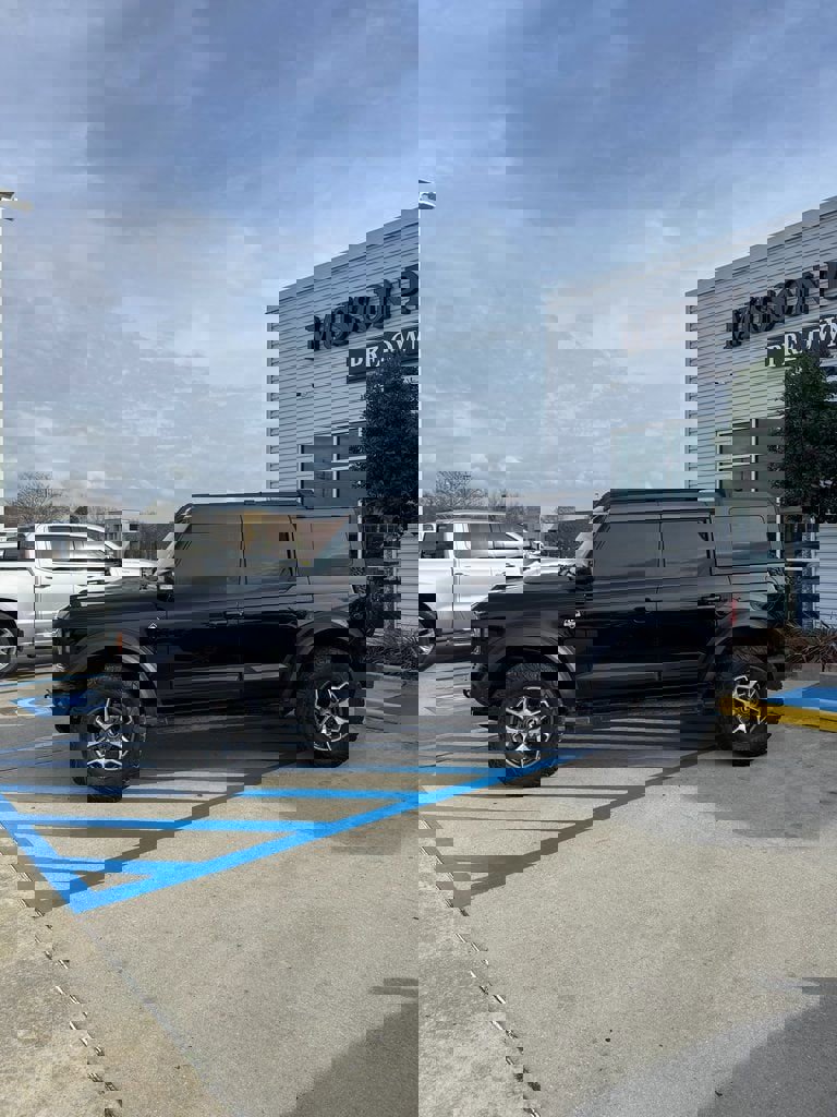 Used 2022 Ford Bronco Outer Banks image 3