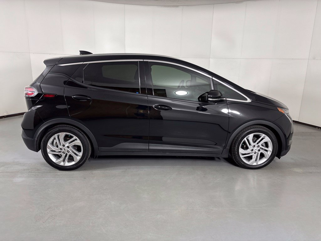 Used 2023 Chevrolet Bolt LT FWD image 9