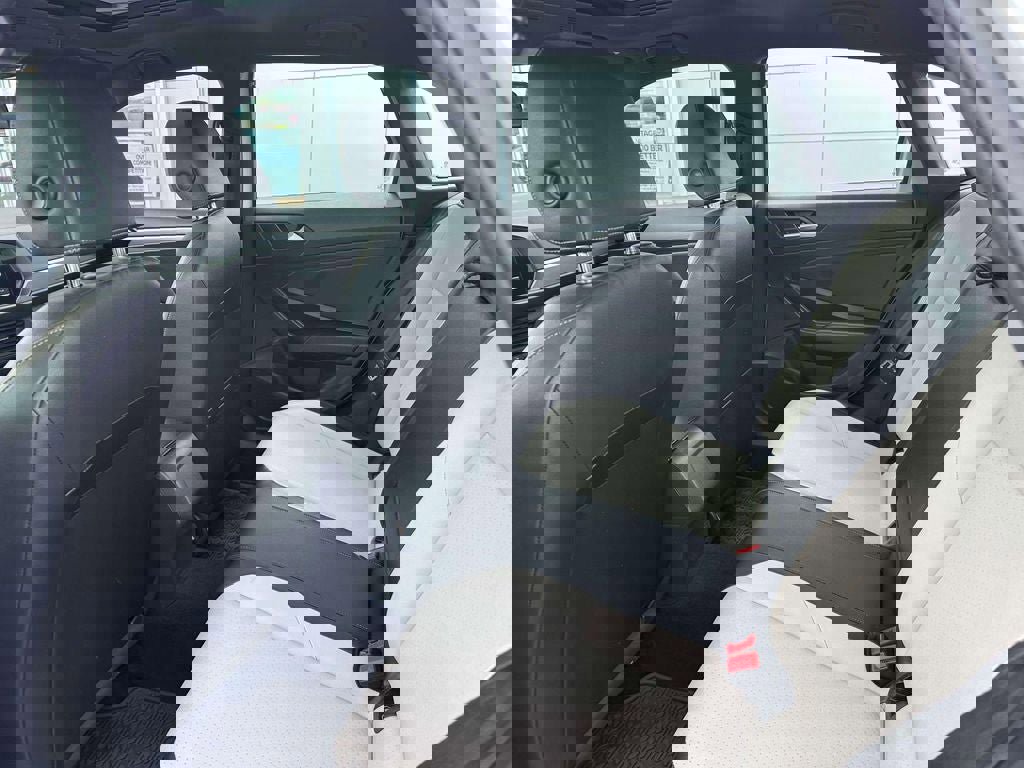 Used 2019 Volkswagen Jetta R-Line image 10