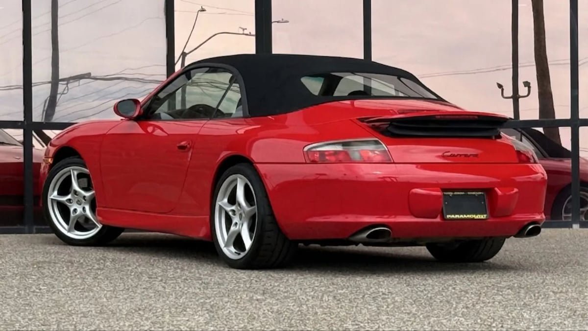 Used 2002 Porsche 911 Carrera 4 AWD/4WD image 12