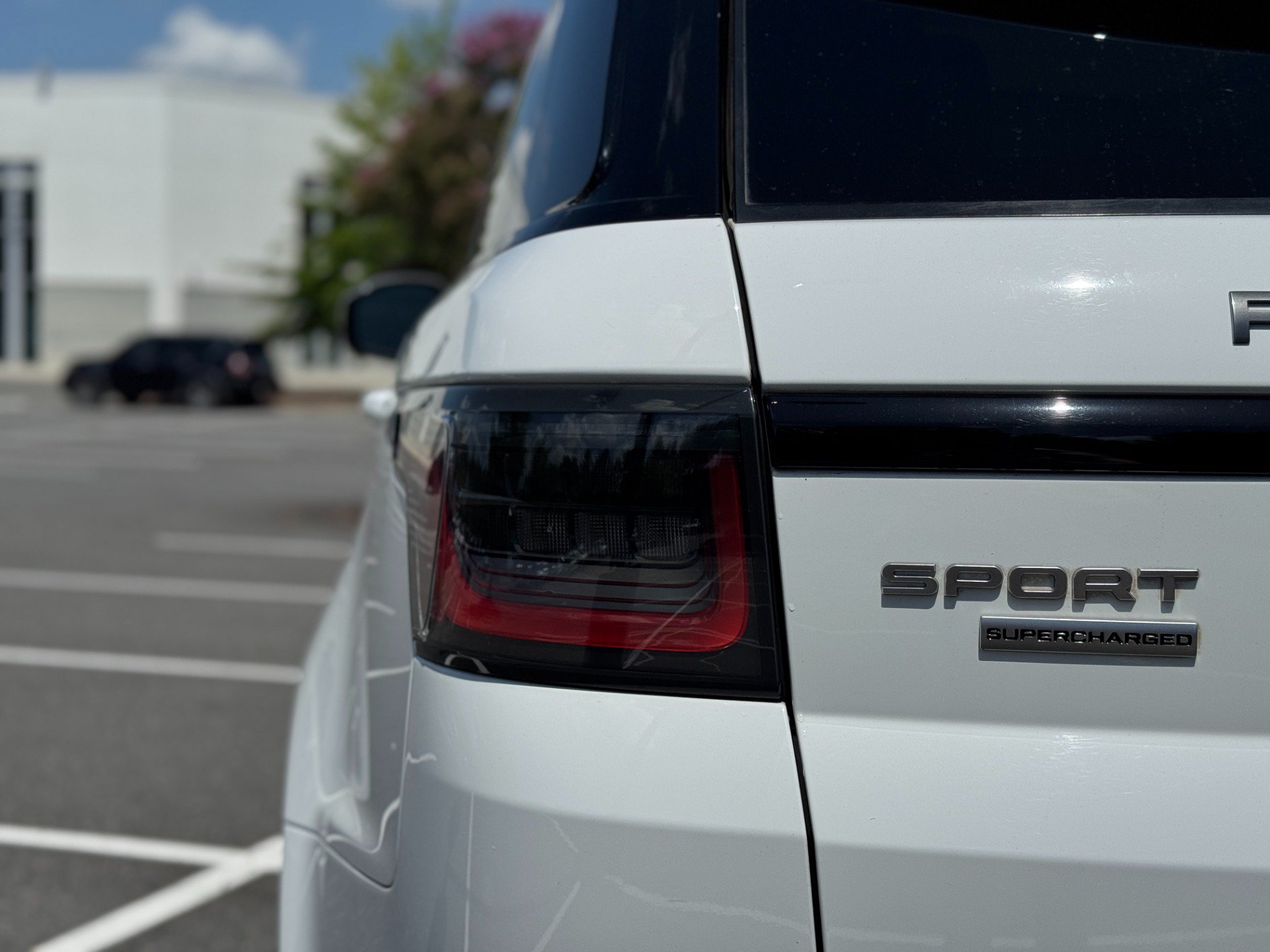 Used 2019 Land Rover Range Rover Sport Supercharged AWD/4WD image 23