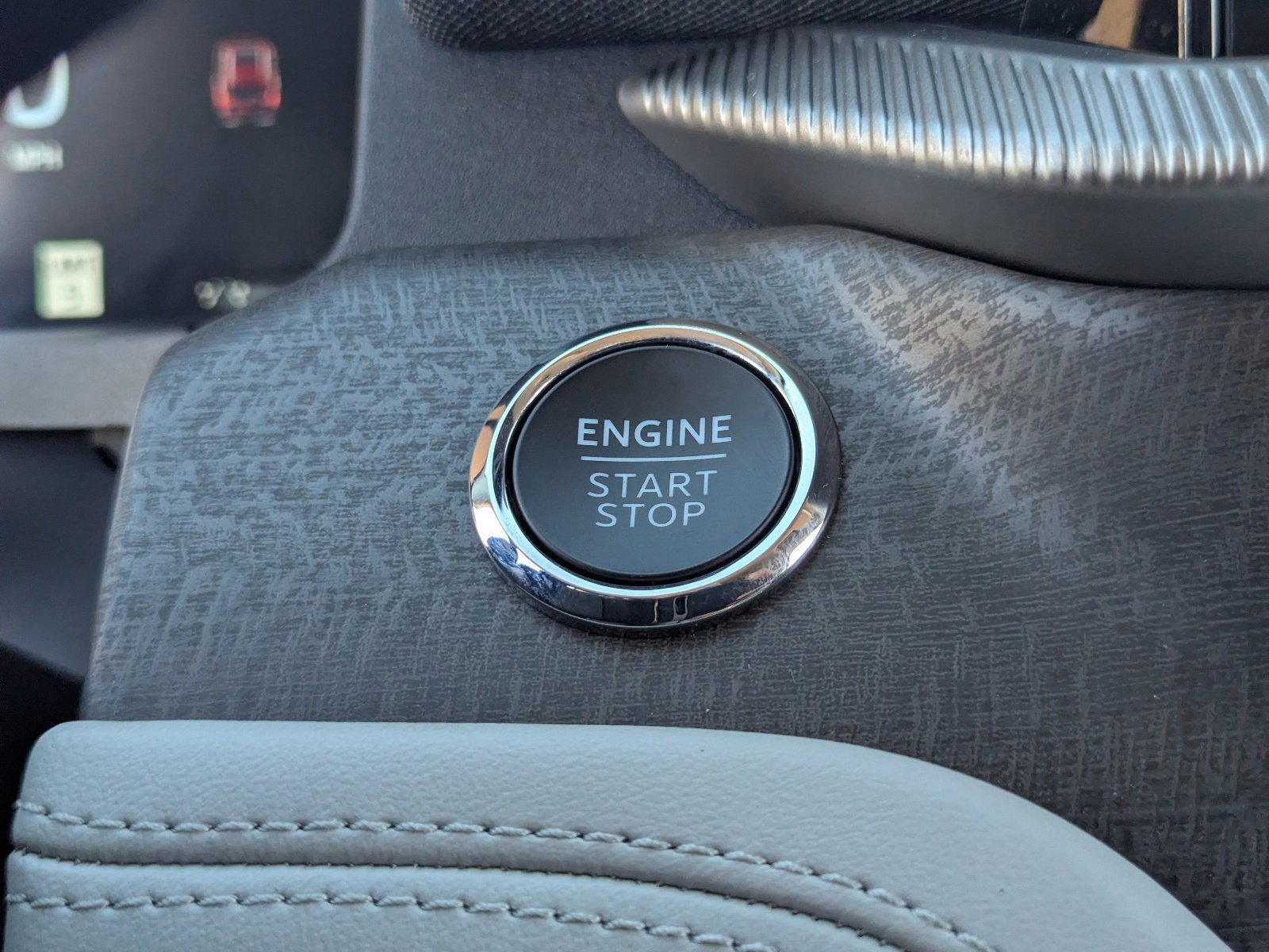 Used 2025 Ford Explorer Platinum w/ Ultimate Package image 33