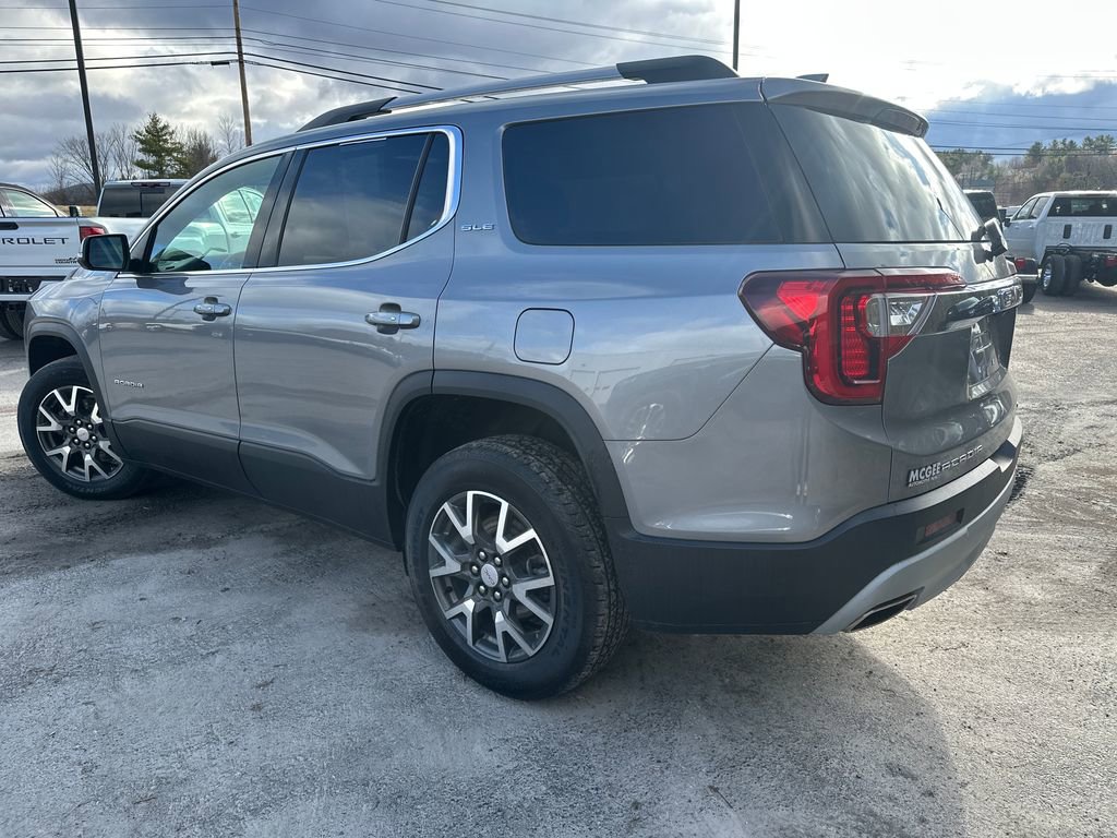 Used 2023 GMC Acadia SLE w/ Driver Convenience Package image 3