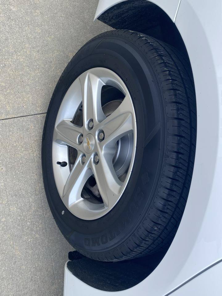 Used 2023 Chevrolet Malibu LS FWD image 12