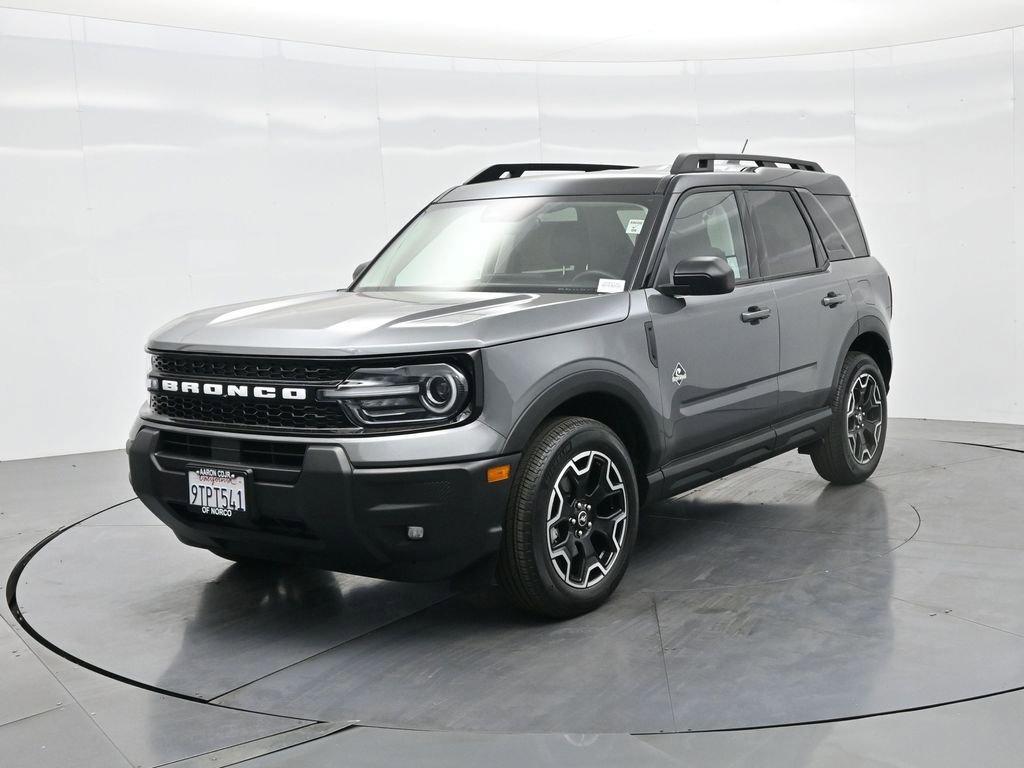 Used 2025 Ford Bronco Sport Outer Banks image 2