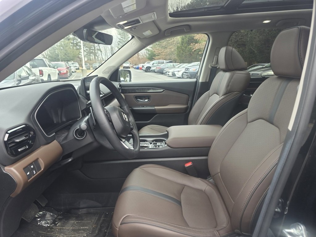 Used 2025 Honda Pilot Elite image 10
