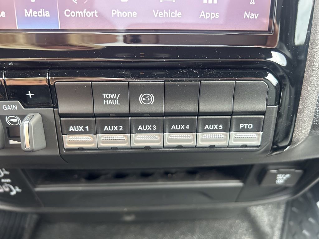 New 2025 RAM 5500 Tradesman AWD/4WD image 24