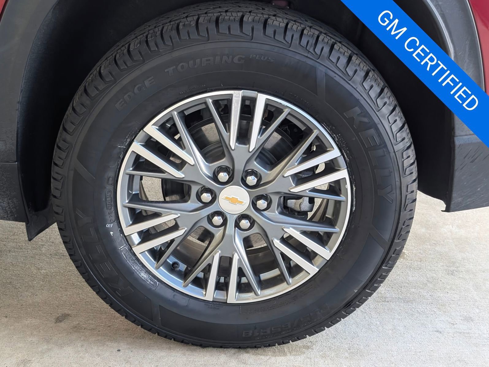 Used 2025 Chevrolet Traverse LT image 43