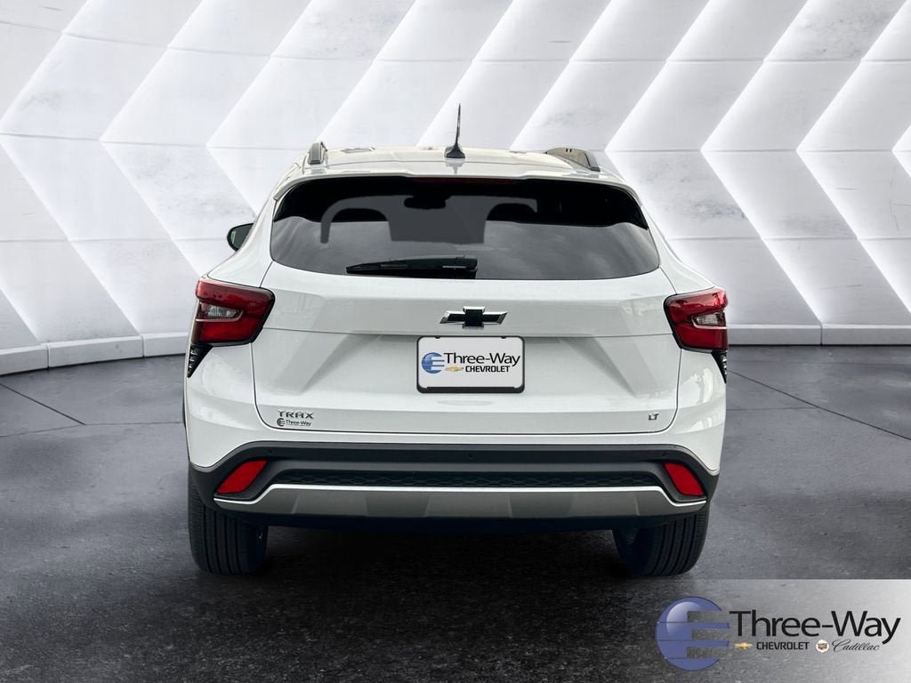New 2026 Chevrolet Trax LT w/ Driver Confidence Package FWD image 4
