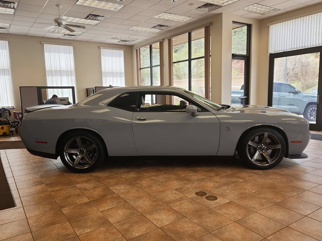Used 2021 Dodge Challenger SRT Hellcat w/ Plus Package RWD image 2