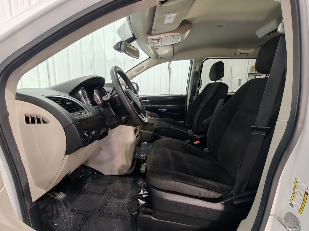 Used 2019 Dodge Grand Caravan SE FWD image 27