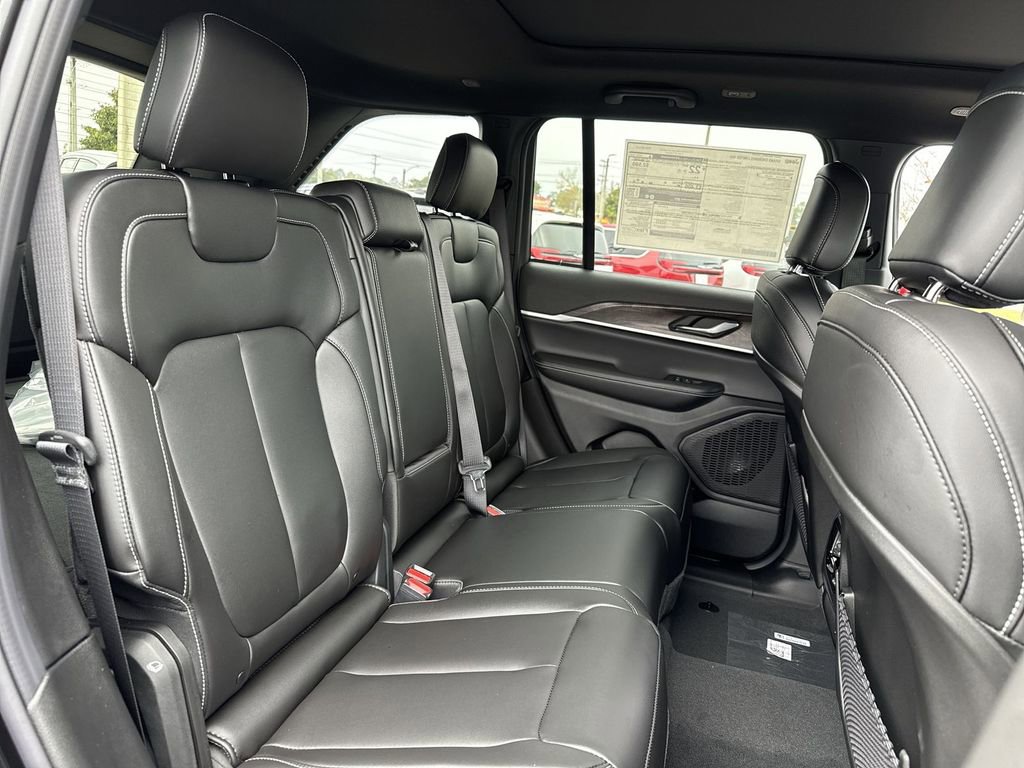 New 2025 Jeep Grand Cherokee Limited w/ Trailer Tow Package image 26