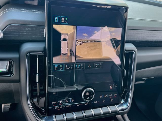 New 2026 GMC Yukon XL AT4 Ultimate AWD/4WD image 9