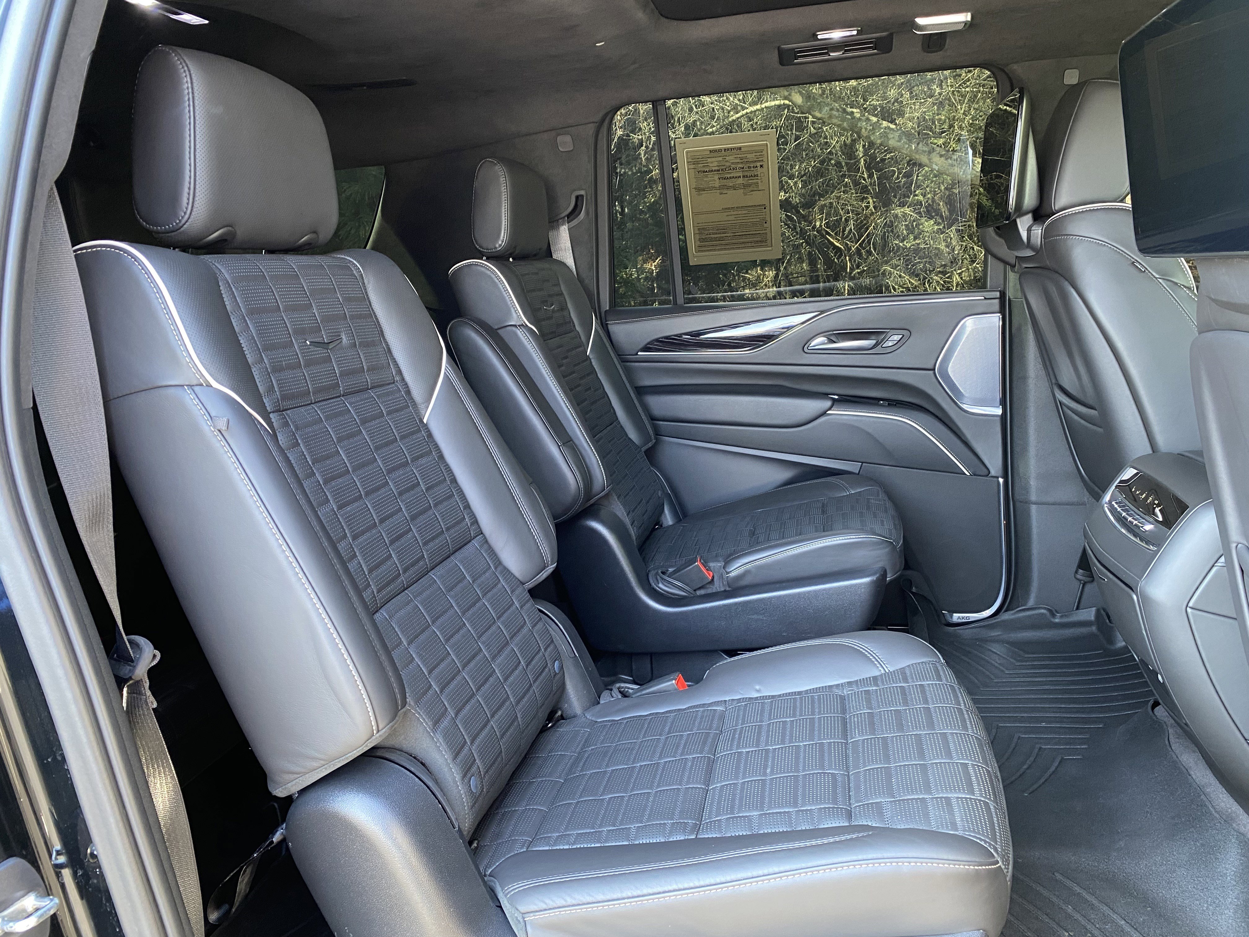 Used 2023 Cadillac Escalade ESV V image 39