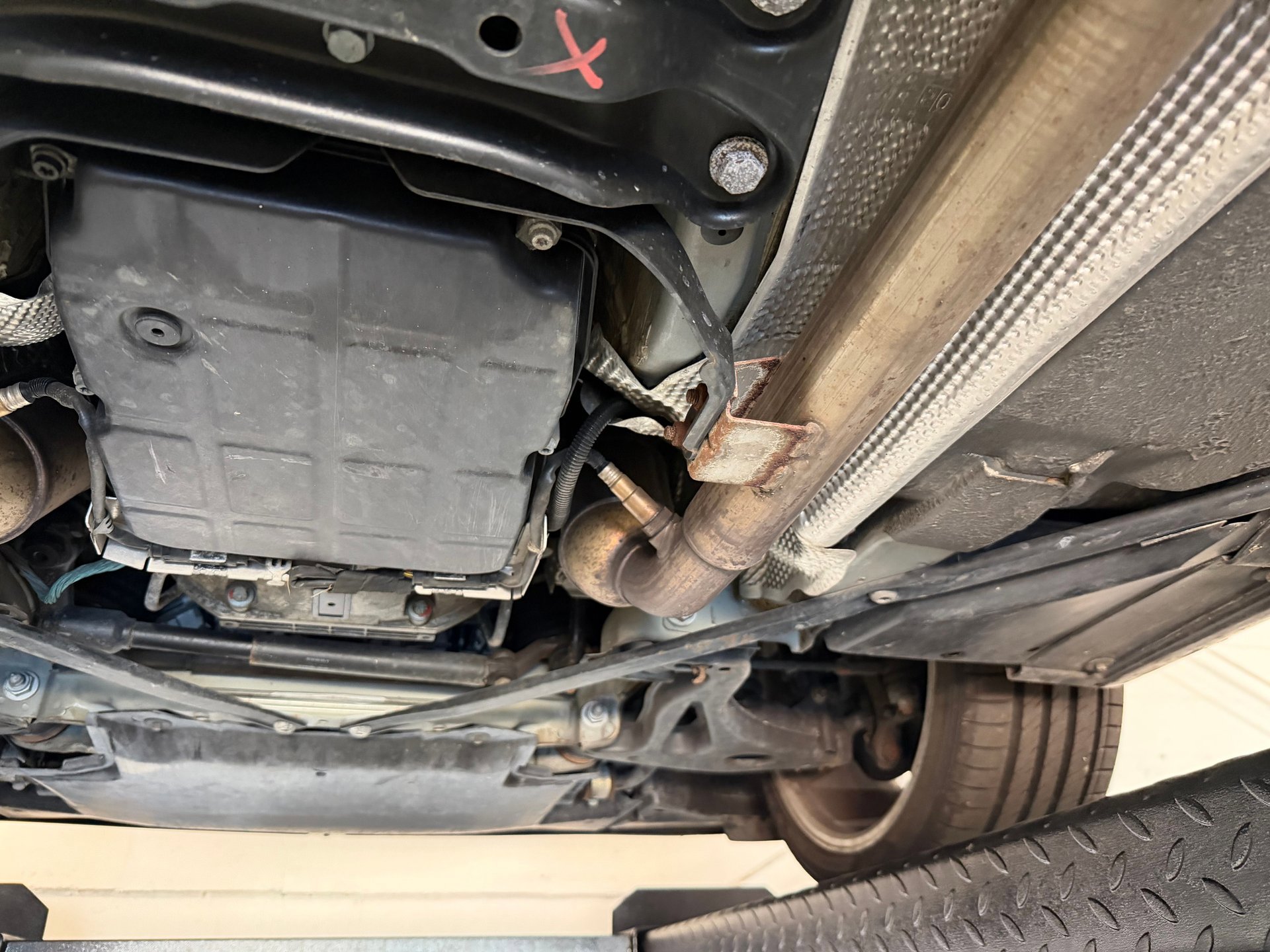 Used 2005 Chrysler Crossfire Limited image 90