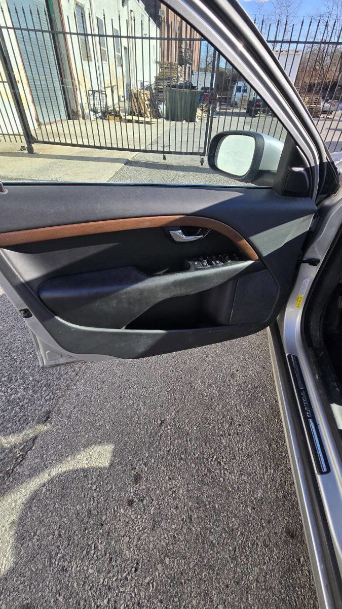 Used 2008 Volvo S80 3.2 image 10