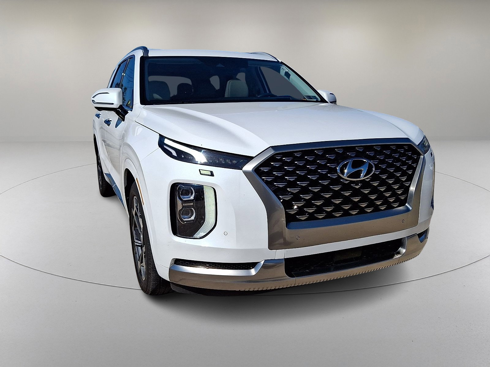 Used 2022 Hyundai Palisade Calligraphy image 2