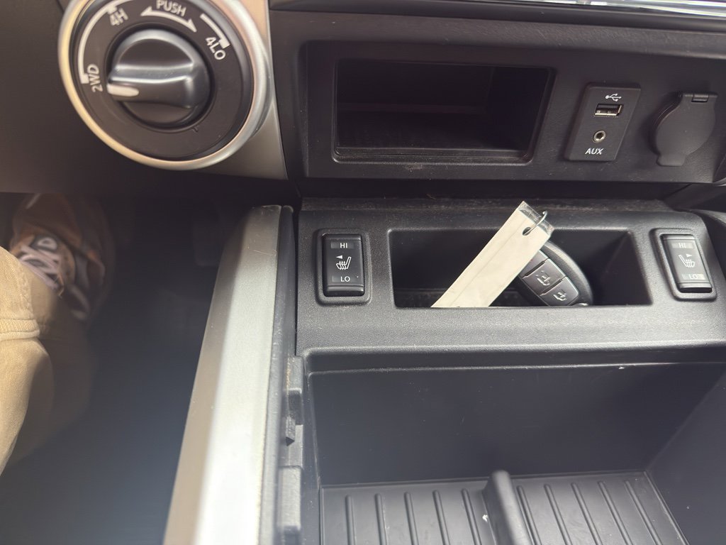 Used 2017 Nissan Titan SV image 21