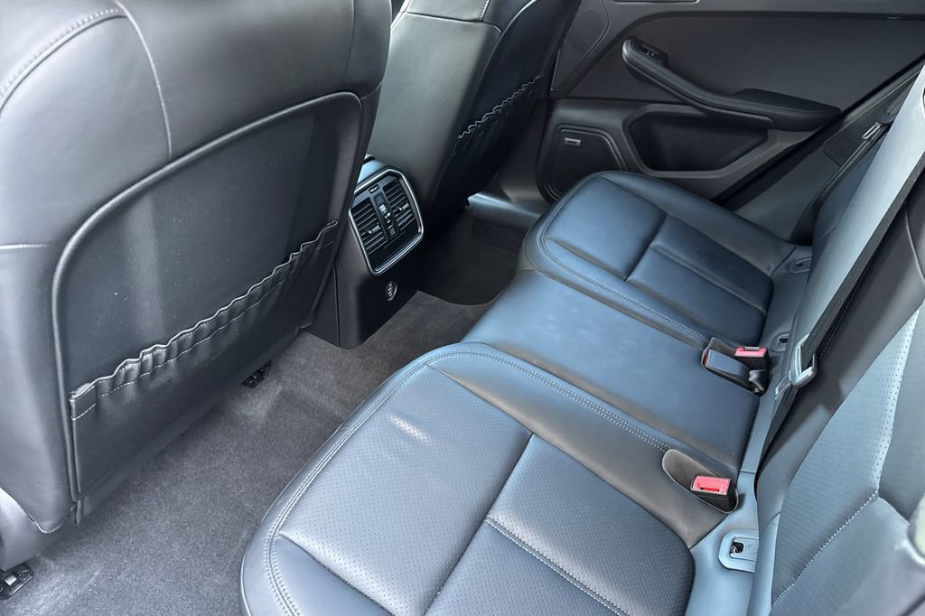 Used 2018 Porsche Macan Turbo AWD/4WD image 5