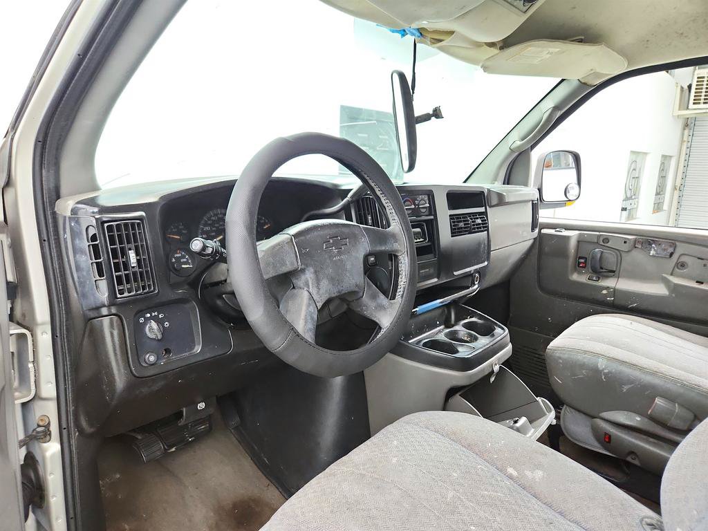 Used 2007 Chevrolet Express 1500 AWD Passenger w/ LT Preferred Equipment Group image 13