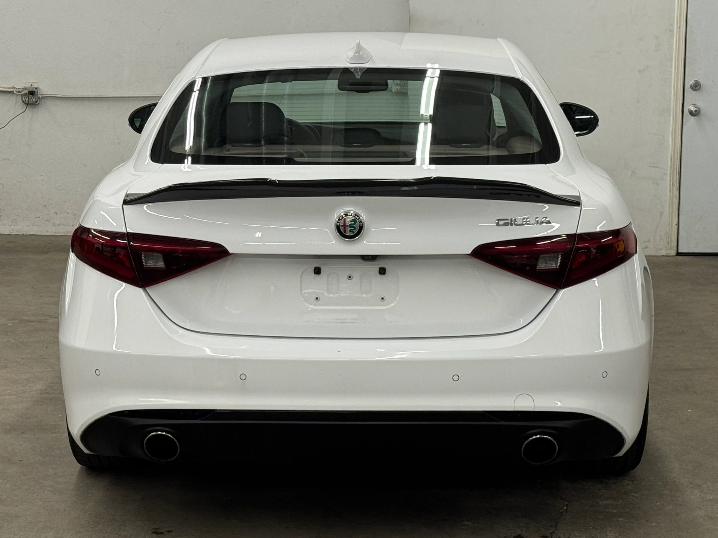 Used 2017 Alfa Romeo Giulia image 5