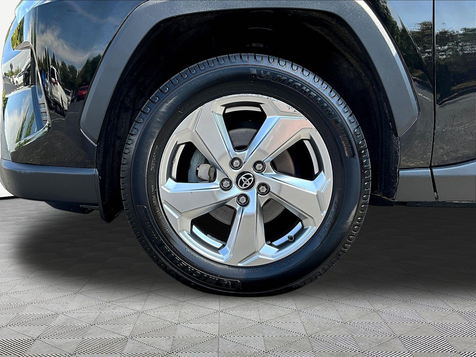Used 2021 Toyota RAV4 Limited AWD/4WD image 34