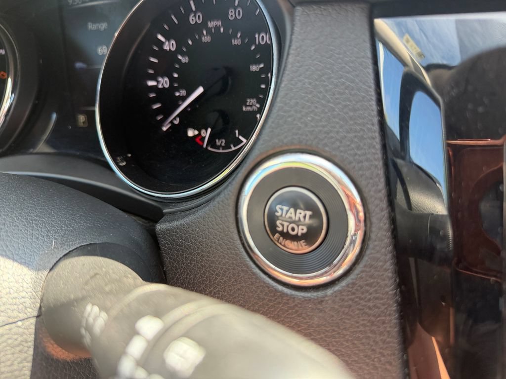 Used 2015 Nissan Rogue SV AWD/4WD image 31