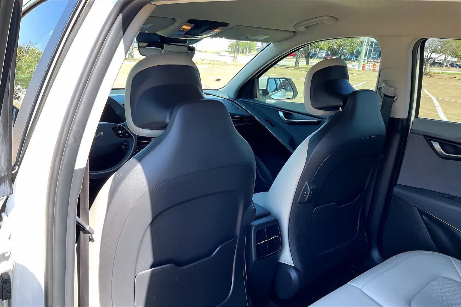 Certified 2024 Kia Niro EX FWD image 12