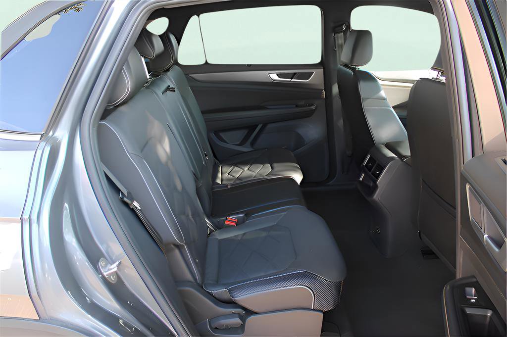 Used 2024 Volkswagen Atlas Cross Sport SE image 16