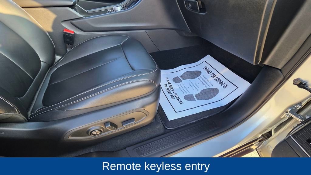 Used 2024 Jeep Grand Cherokee L Limited w/ Black Appearance Package image 13