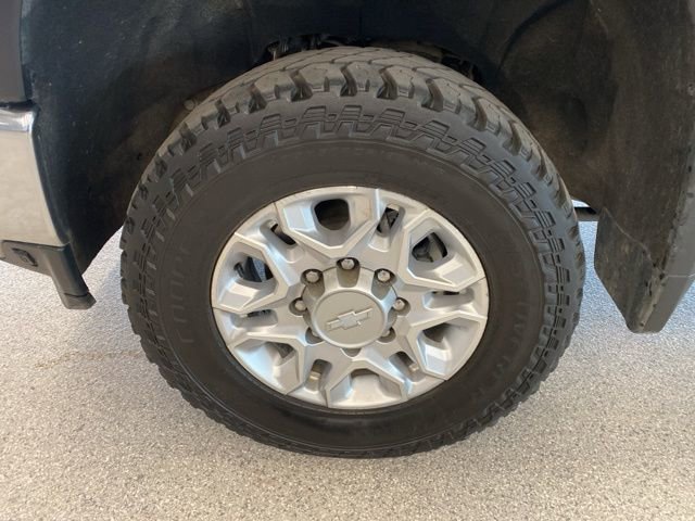 Used 2022 Chevrolet Silverado 2500 LT w/ Convenience Package image 11