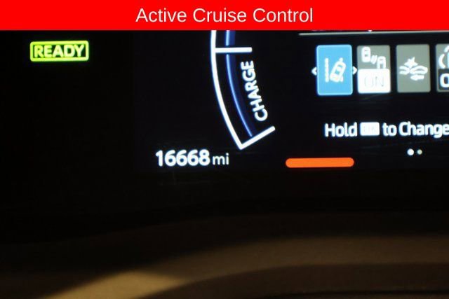 Used 2025 Toyota Camry SE image 18