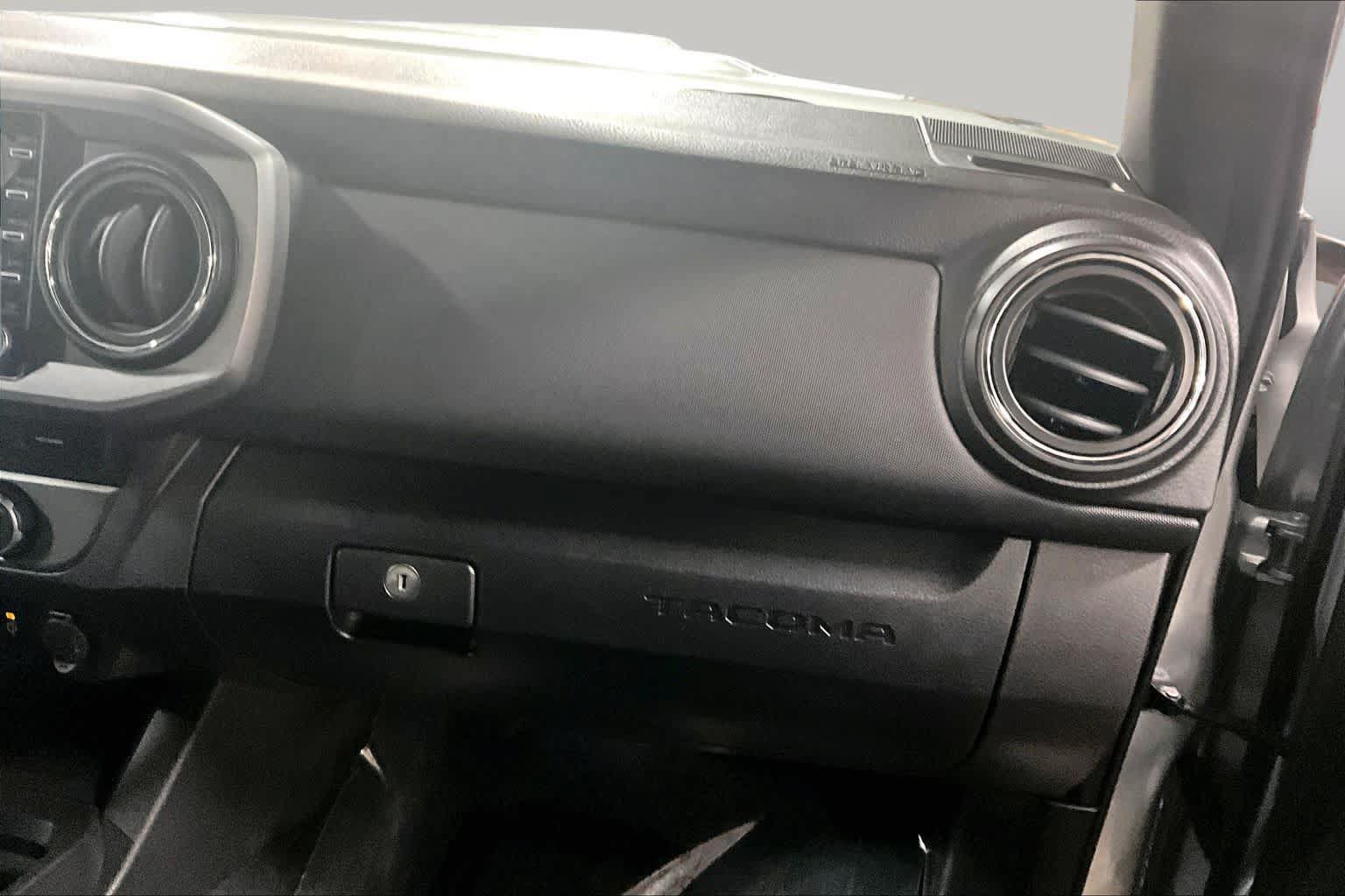Used 2023 Toyota Tacoma TRD Sport w/ Technology Package AWD/4WD image 19