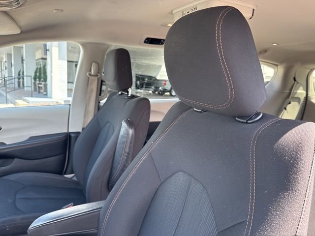 Used 2017 Chrysler Pacifica Touring w/ Tire & Wheel Group image 14