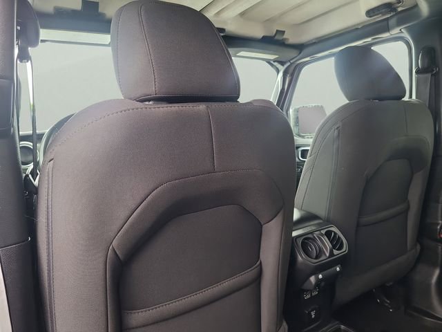 Used 2023 Jeep Gladiator Overland AWD/4WD image 7