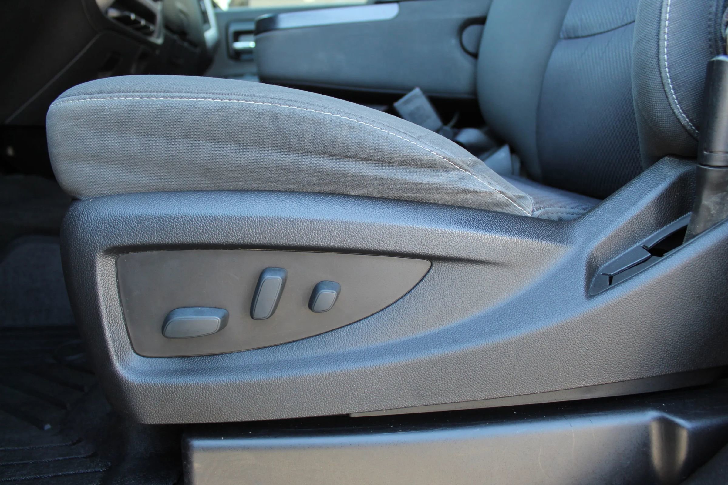 Used 2017 GMC Sierra 1500 SLE w/ SLE Value Package image 13