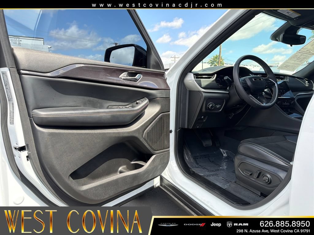 Used 2023 Jeep Grand Cherokee L Laredo AWD/4WD image 10