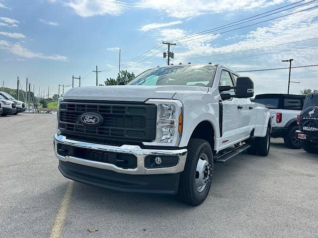 New 2027 Ford F350 XL w/ XL Chrome Package AWD/4WD image 3
