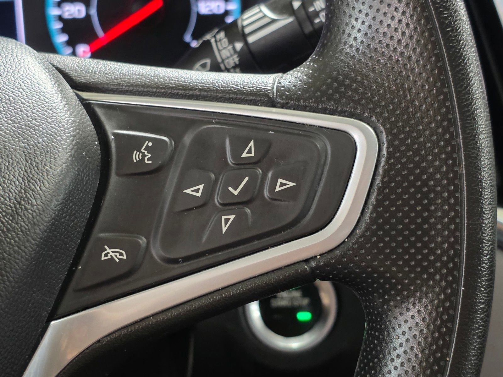 Used 2022 Chevrolet Equinox LS image 31