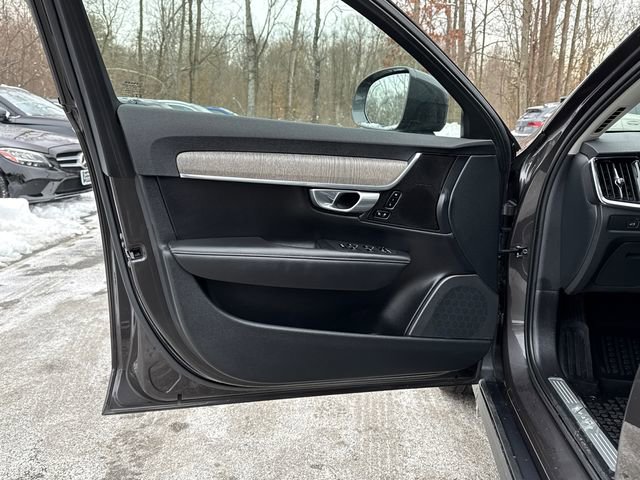 Certified 2023 Volvo V90 B6 Cross Country Plus w/ Climate Package image 11