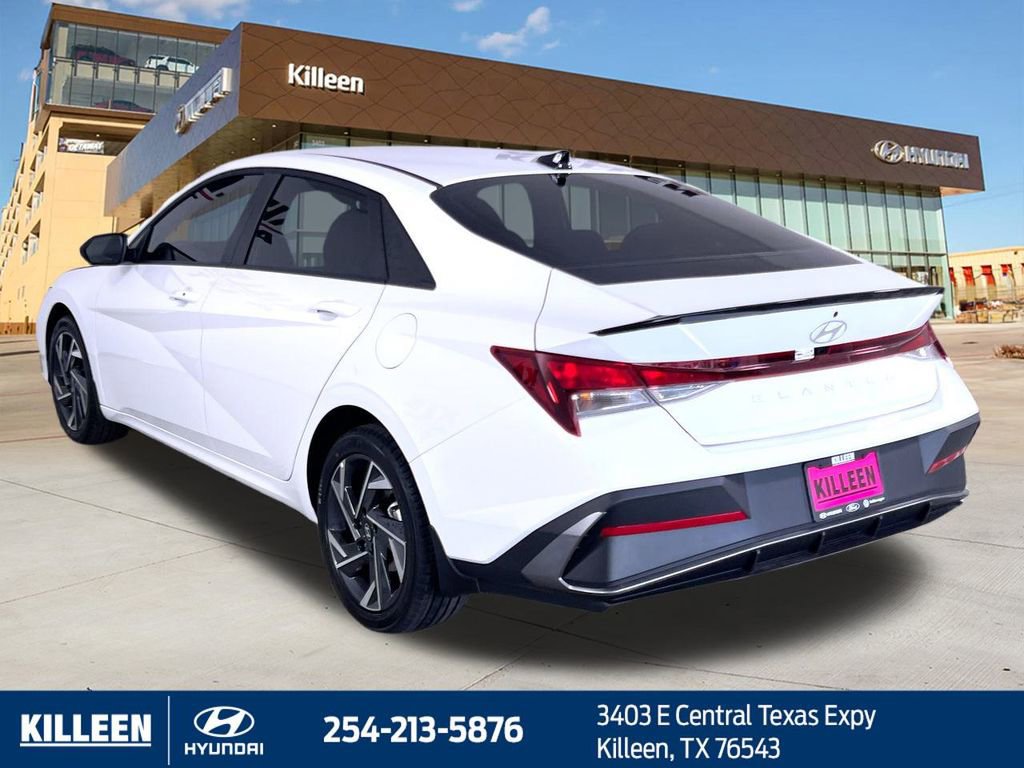 Used 2025 Hyundai Elantra Sport FWD image 6