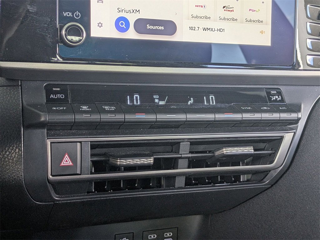 Used 2025 Toyota Camry LE image 18