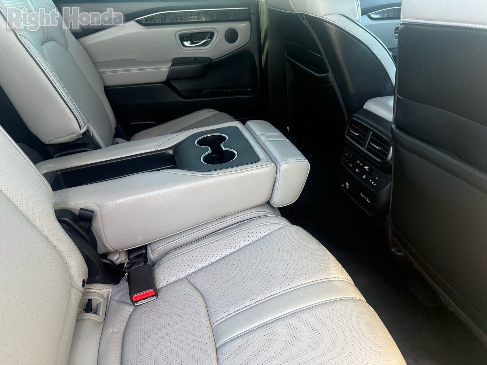 Used 2023 Honda Pilot Elite image 30