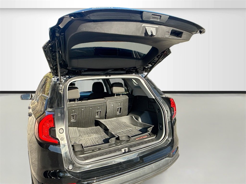 Used 2024 GMC Terrain SLE w/ Driver Convenience Package image 24