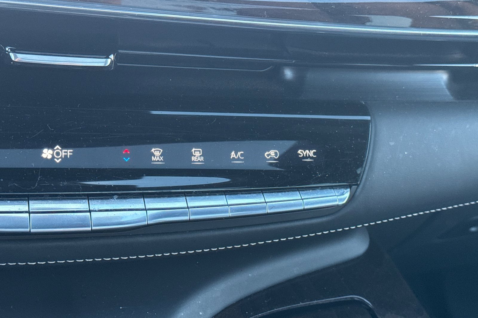 Used 2023 Cadillac Escalade Sport Platinum w/ LPO, ONYX Package image 30