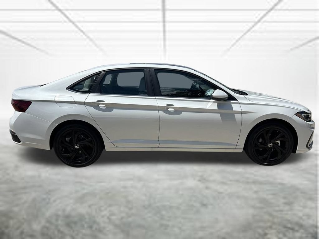New 2026 Volkswagen Jetta SE FWD image 7