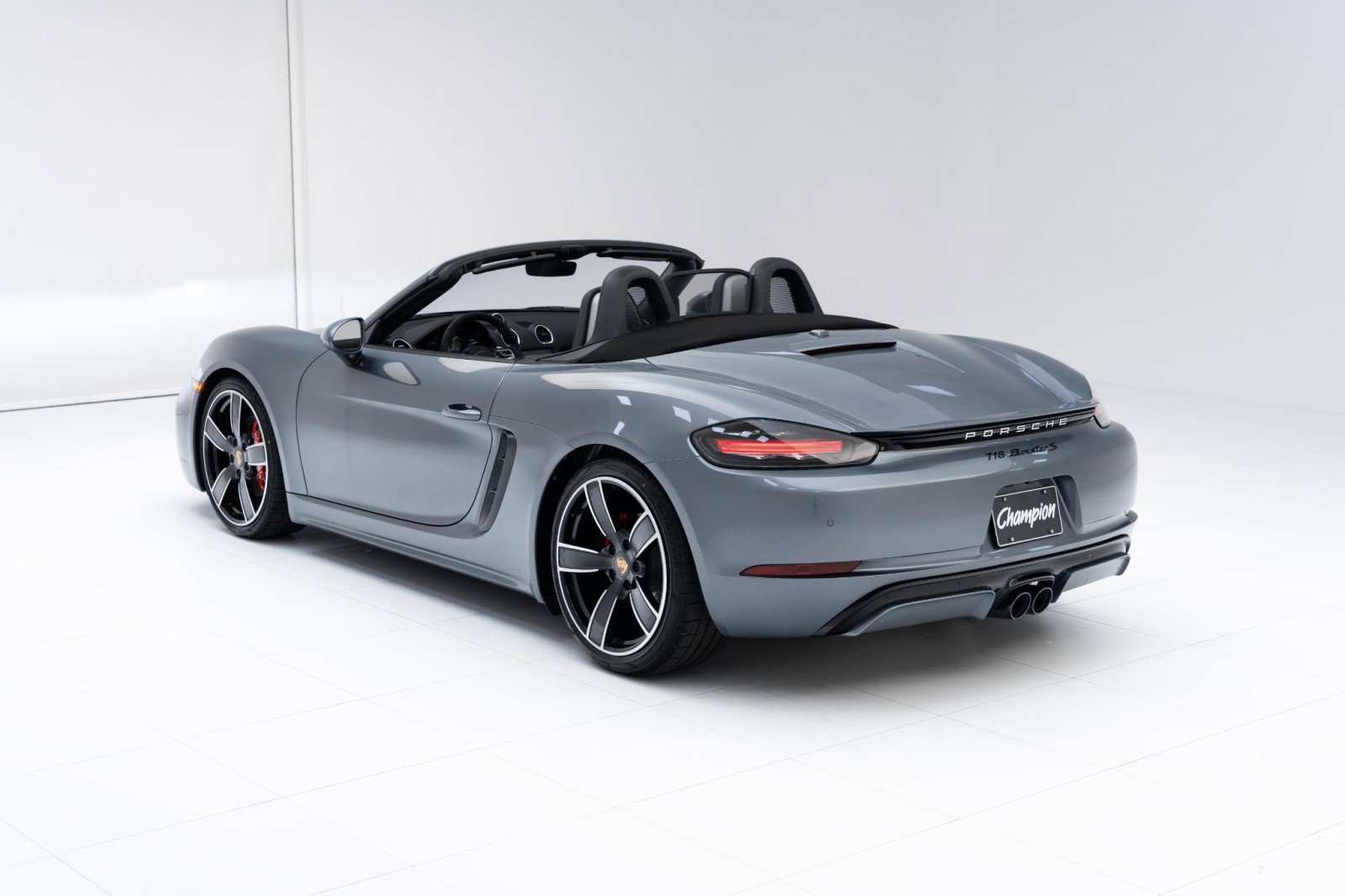 New 2025 Porsche 718 Boxster S image 3