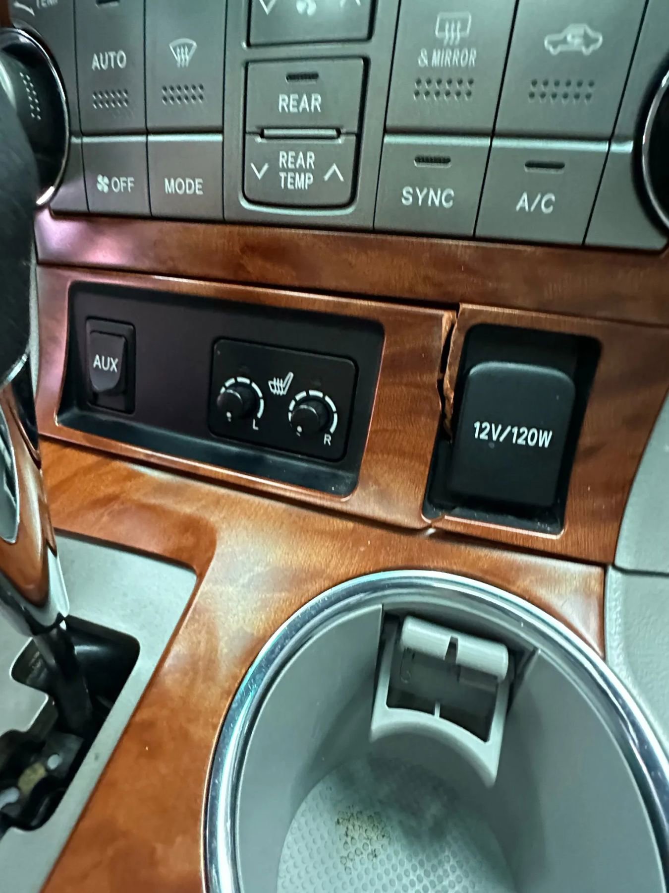 Used 2010 Toyota Highlander Limited image 25